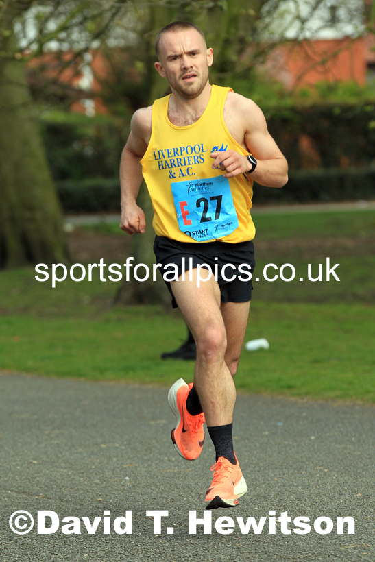 Senior Mens Northern 12 Stage Road Relay, 2022 Northern 12 and 6 Stage Road Relays,  Birkenhead Park, Birkenhead, Wirral.  Photo: David T. Hewitson/Sports for All Pics